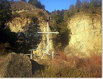 Cruz de la Cascada de la Virgen Misionera Rinconada de Nahuel Pan El Bolson