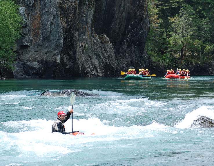 Kayak Canotaje en El Bolson Rio Negro Patagonia Argentina