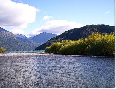 Desemboque Rio Azul en Lago Puelo