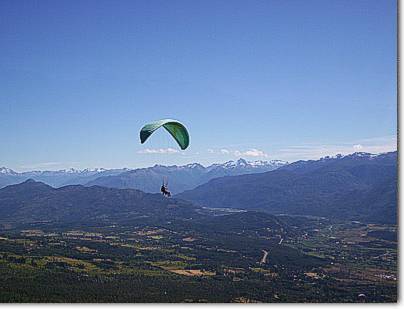 En pleno vuelo sobre el valle de El Bolson
