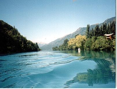 Nevegando el Rio Puelo, El Bolson Patagonia Argentina