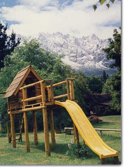 Juegos para los niņos en el parque